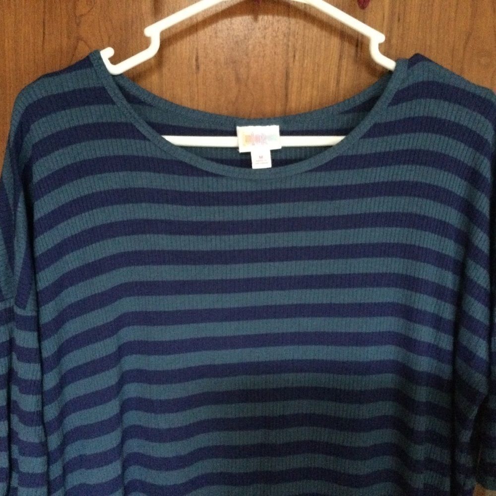 NWOT. LuLaRoe Brand S/S Shirt Womens M Blue Stripe - Picture 3 of 8